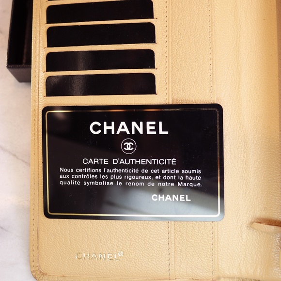 Chanel Porte Monnaie Tan Leather Wallet with Gold Tone CC Logo EUC - Picture 14 of 16